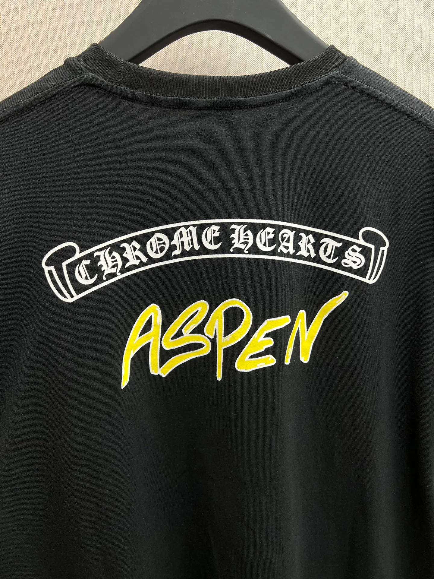 🅿️350 Croix Heart 25SS Graffiti Limited Long Sleeve. The fabric is made of 26-woven 220g cotton. The printing is ink printing. Customized accessories. Code number: S.M.L.